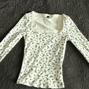 H&M White and Blue Floral Long Sleeve Top